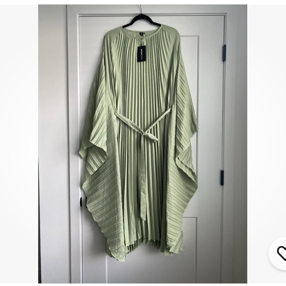 X plus wear NWT Green Pleated Maxi Kaftan Onesize Belted Dress - Picture 1 of 10